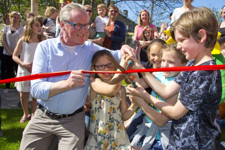 Opening tuin kinderdagverblijf 2Zonnetjes vruchtenbuurt den haag 1
